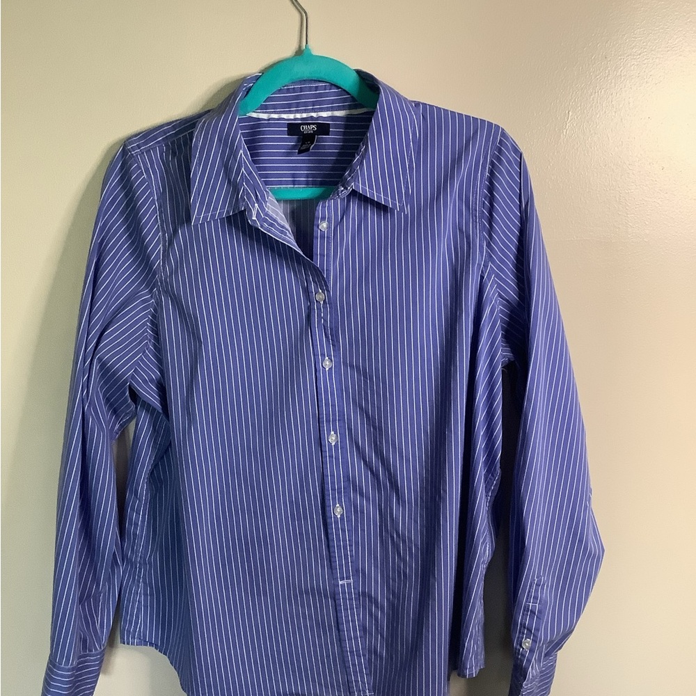 Chaps Men's Blue and White Striped Button Down Shirt